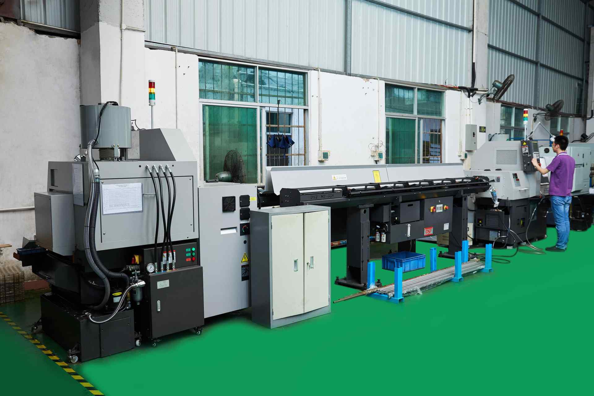 Precision CNC Tunring Center Workshop of Micro CNC Machining